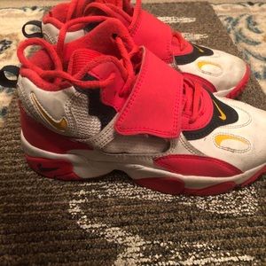 Used Nikes high top sneakers